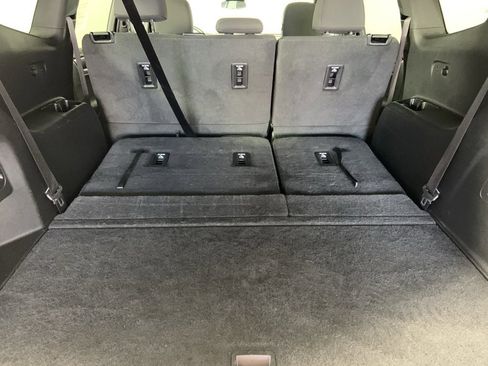 Used 2025 GMC Acadia Elevation image 19