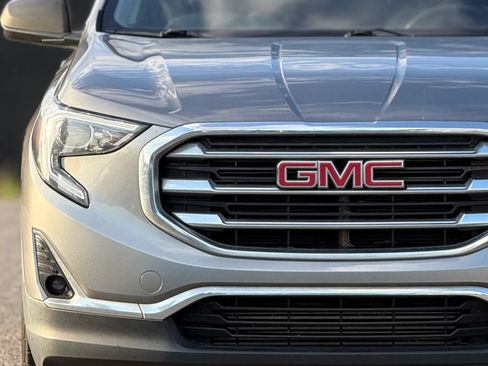 Used 2018 GMC Terrain SLT w/ Preferred Package FWD image 11