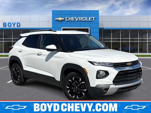 Used 2022 Chevrolet TrailBlazer LT FWD image 1