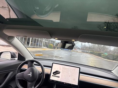 Used 2018 Tesla Model 3 Long Range image 8