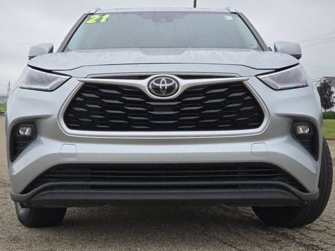Used 2021 Toyota Highlander XLE FWD image 16