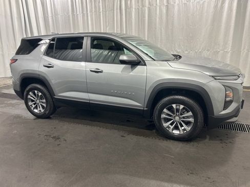 New 2026 Chevrolet Equinox LT image 2