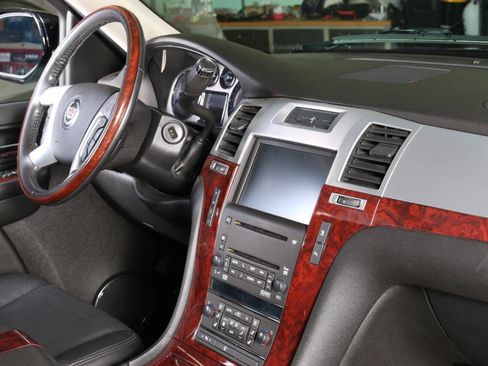 Used 2007 Cadillac Escalade AWD w/ Information Package image 45