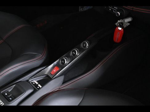 Certified 2022 Ferrari F8 Tributo RWD image 20