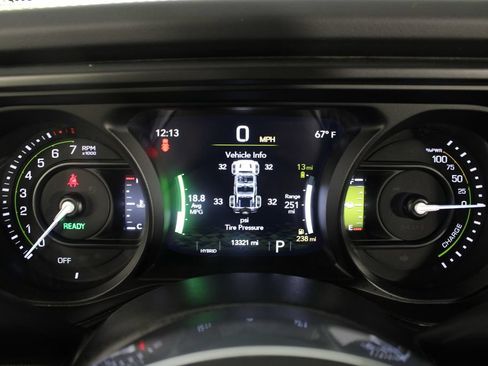 Used 2025 Jeep Wrangler Unlimited Sahara w/ Safety Group AWD/4WD image 11