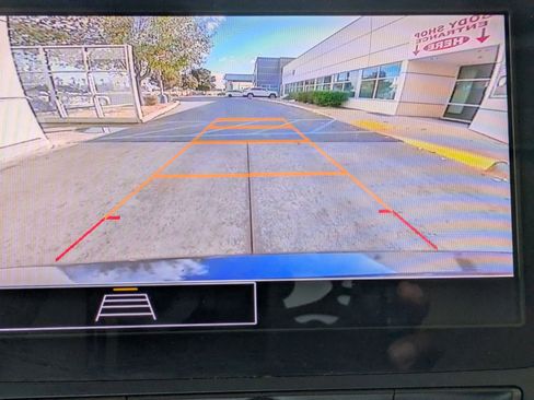 Used 2023 Chevrolet Malibu LT image 28