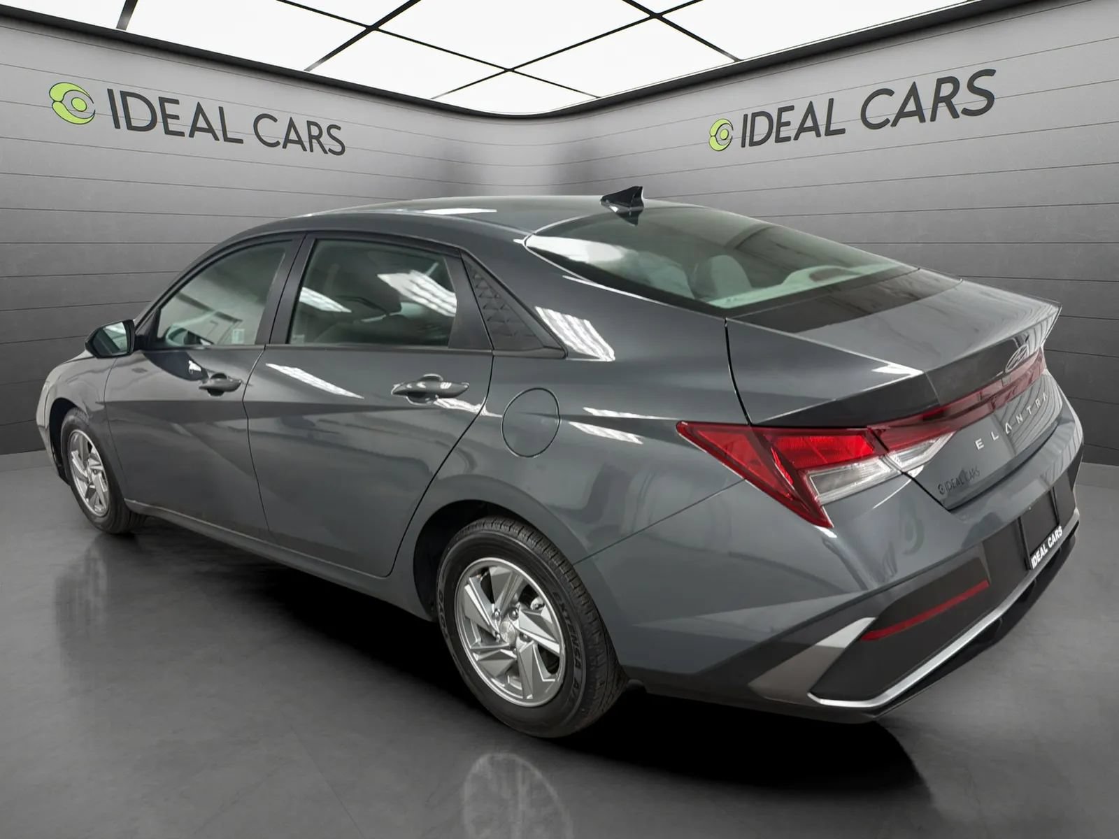 Used 2024 Hyundai Elantra SE FWD image 7