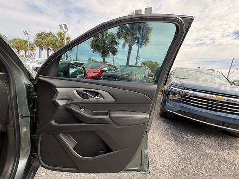 Used 2023 Chevrolet Traverse LT FWD image 30