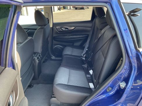 Used 2019 Nissan Rogue SV AWD/4WD image 28