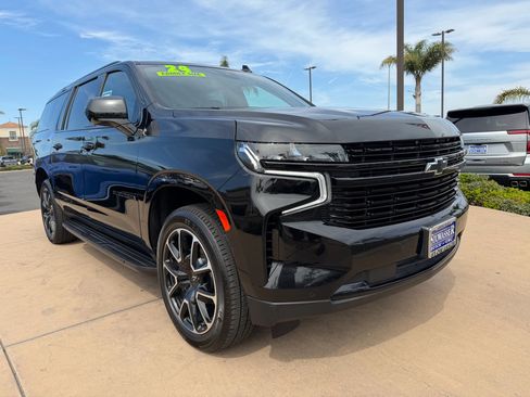 Used 2024 Chevrolet Suburban RST image 3