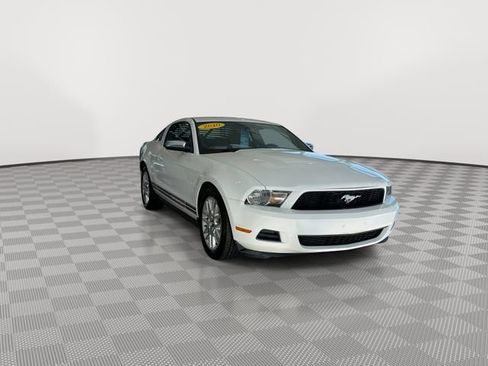 Used 2010 Ford Mustang Coupe RWD image 2