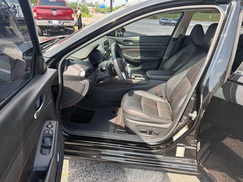 Used 2022 Nissan Altima 2.5 SR w/ Midnight Edition Package FWD image 6