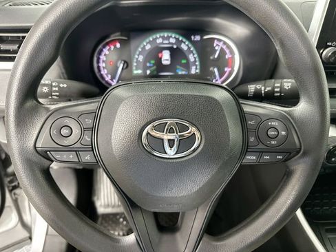 Used 2024 Toyota RAV4 XLE AWD/4WD image 18