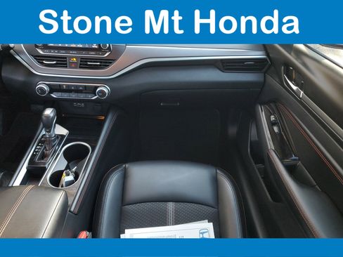 Used 2023 Nissan Altima 2.5 SR image 17