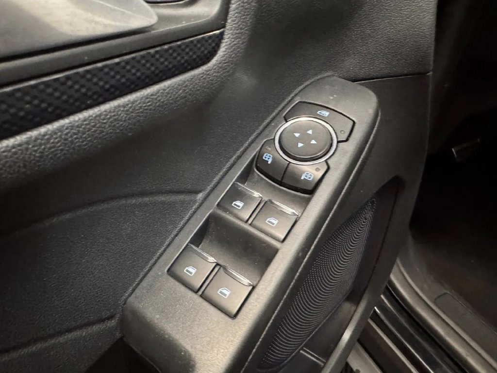 Used 2024 Ford Escape ST-Line w/ Tech Pack #1 AWD/4WD image 29