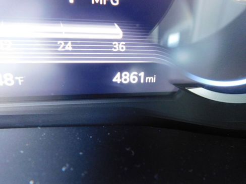 Used 2026 Genesis G70 2.5T image 27