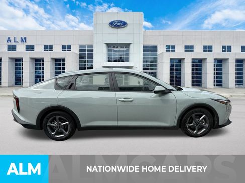 Used 2025 Kia K4 LXS image 4