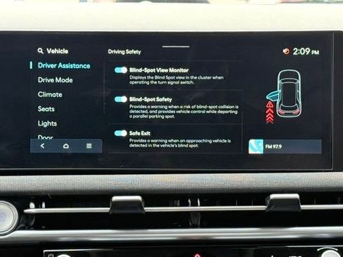 Used 2025 Hyundai Tucson Limited image 38