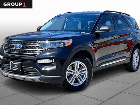 Used 2023 Ford Explorer XLT w/ Equipment Group 202A image 1