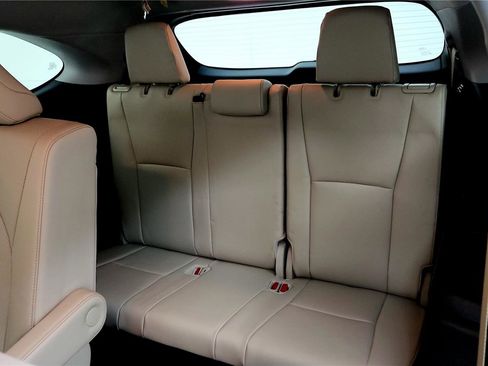 Used 2024 Toyota Highlander Limited image 22