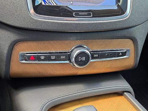Used 2023 Volvo XC90 B6 Plus w/ Protection Package Premier AWD/4WD image 30