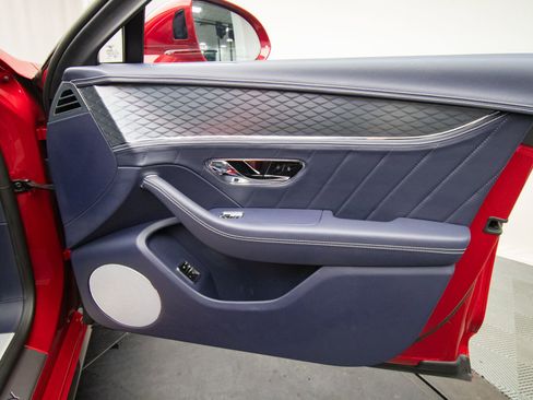 Used 2024 Bentley Flying Spur S V8 AWD/4WD image 45