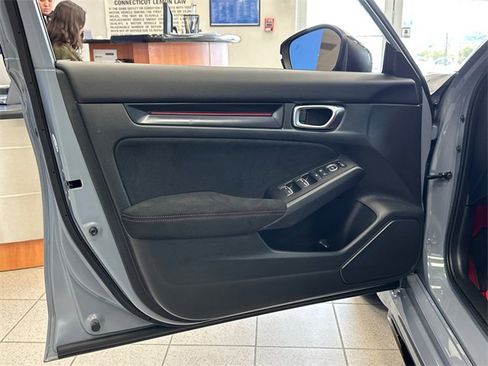 Used 2024 Honda Civic Type R image 9