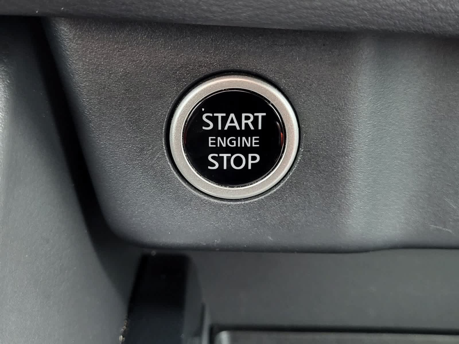 Used 2023 Nissan Rogue SV AWD/4WD image 18
