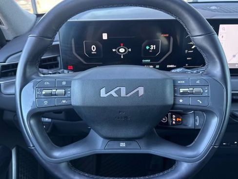 Certified 2024 Kia EV9 Light Long Range RWD image 31