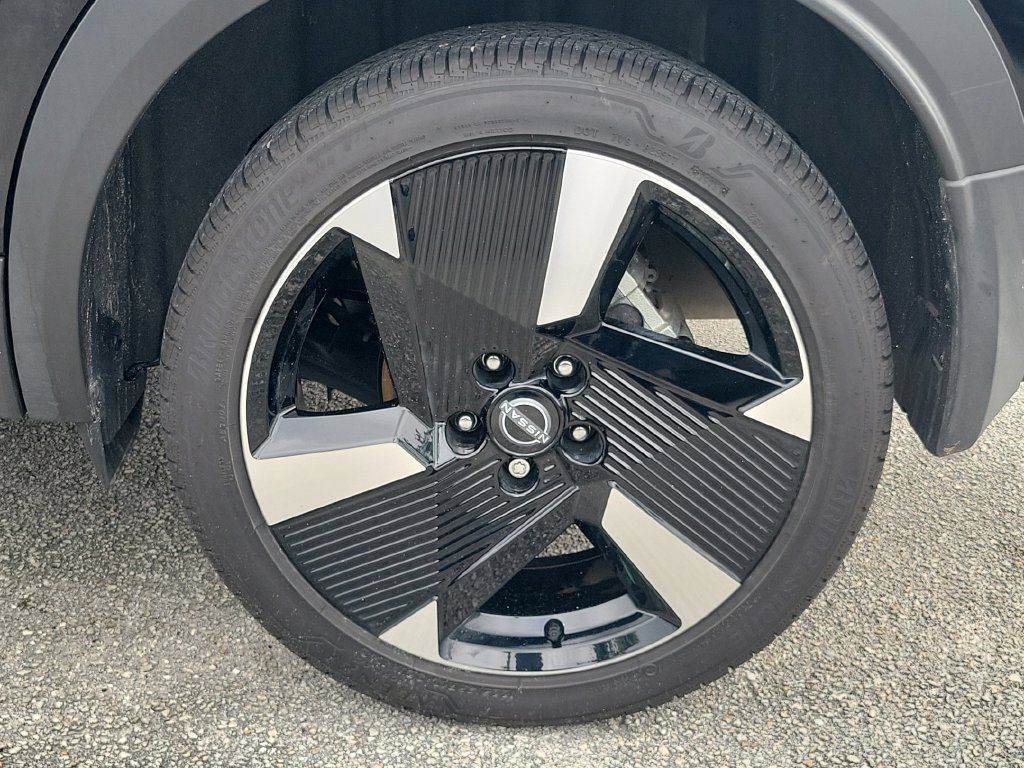 Certified 2026 Nissan Kicks SR FWD image 13