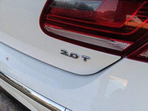 Used 2013 Volkswagen CC R-Line image 22