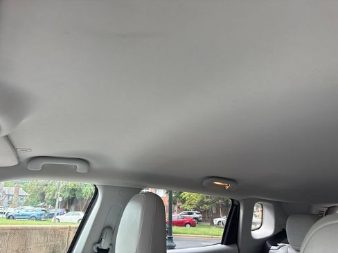 Used 2019 Jeep Compass Limited FWD image 14