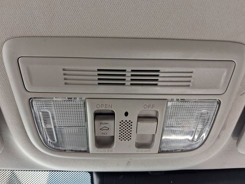 Used 2019 Honda Civic Touring image 30