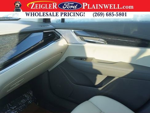 Used 2020 Cadillac XT6 Premium Luxury image 31