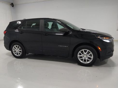 Used 2023 Chevrolet Equinox LS AWD/4WD image 11