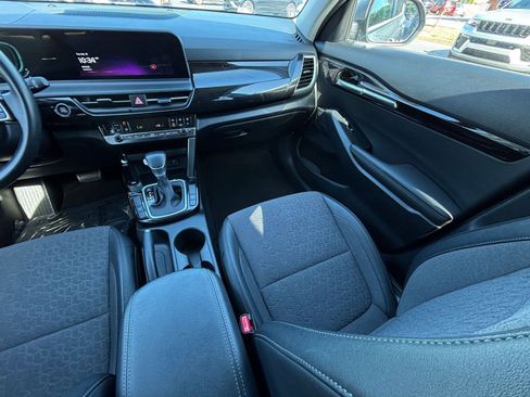 Used 2025 Kia Seltos S image 41