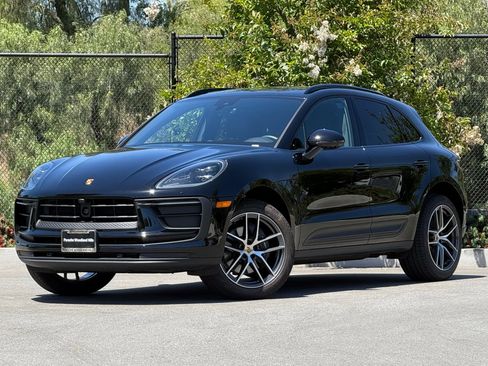 Used 2026 Porsche Macan AWD/4WD image 1