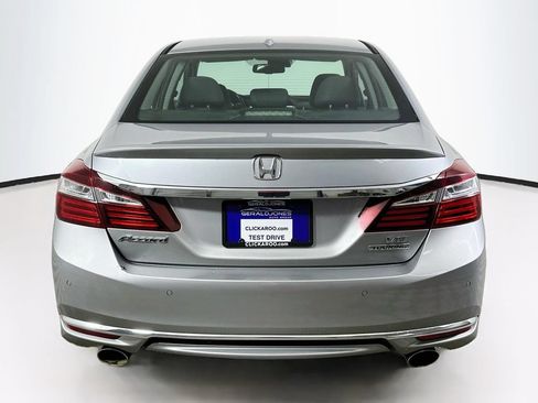 Used 2016 Honda Accord Touring image 15