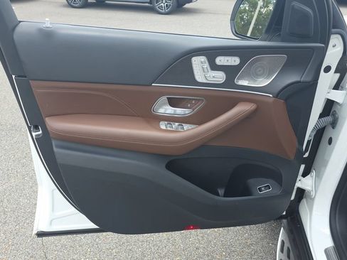 Certified 2024 Mercedes-Benz GLS 450 4MATIC image 11
