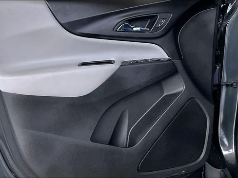 Used 2021 Chevrolet Equinox LS w/ LS Convenience Package FWD image 21