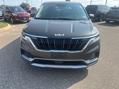 Used 2024 Kia Carnival EX FWD image 8