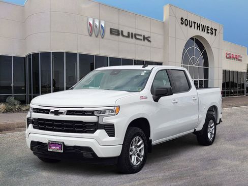 Used 2024 Chevrolet Silverado 1500 RST w/ Z71 Off-Road Package AWD/4WD image 2