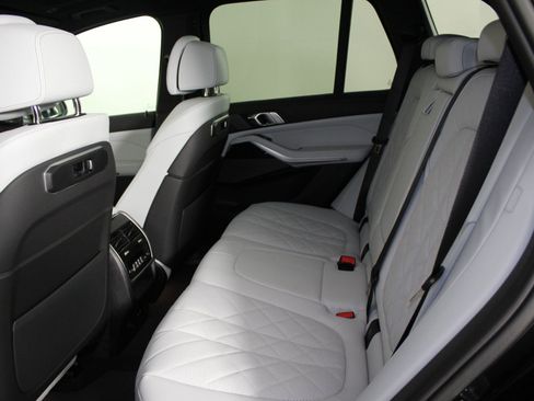 New 2026 BMW X5 xDrive50e image 21