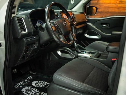 Used 2024 Nissan Frontier SV w/ SV Convenience Package AWD/4WD image 8