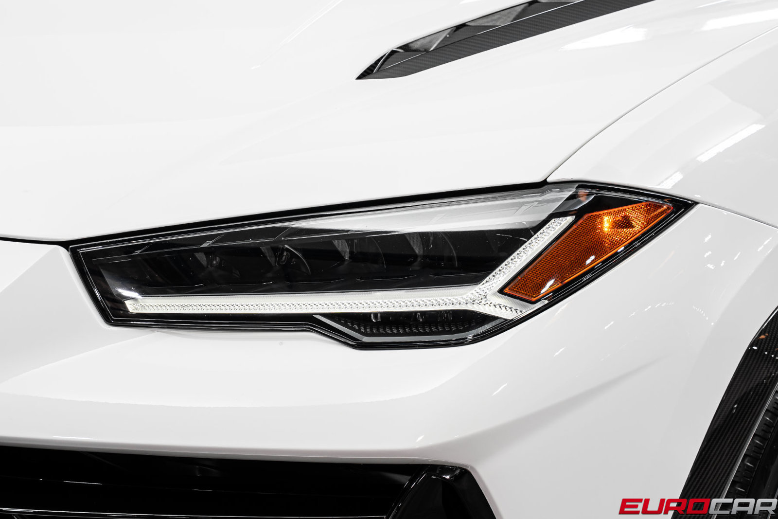 Used 2023 Lamborghini Urus Performante AWD/4WD image 12