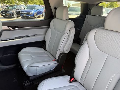 Used 2025 Hyundai Palisade SEL FWD image 33