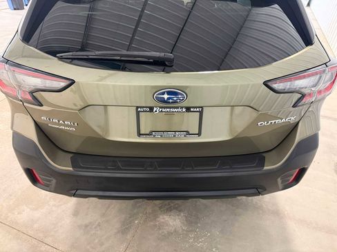 Used 2022 Subaru Outback Premium AWD/4WD image 16