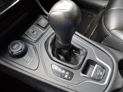 Used 2019 Jeep Cherokee Latitude Plus image 20