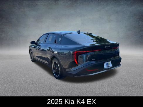 Used 2025 Kia K4 EX FWD image 3