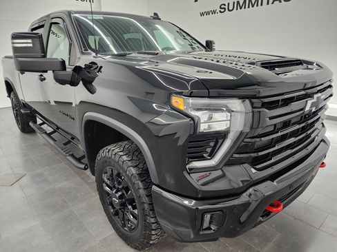 Used 2025 Chevrolet Silverado 2500 LT w/ Trail Boss Package AWD/4WD image 2